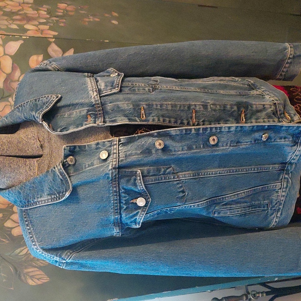 Vintage 90s United Colors Of Benetton MADE IN ITALY Jean Jacket - Picture 8 of 10